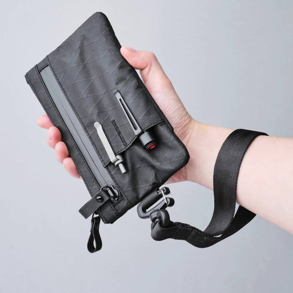 Alpaka Zip Clutch - Black VX21