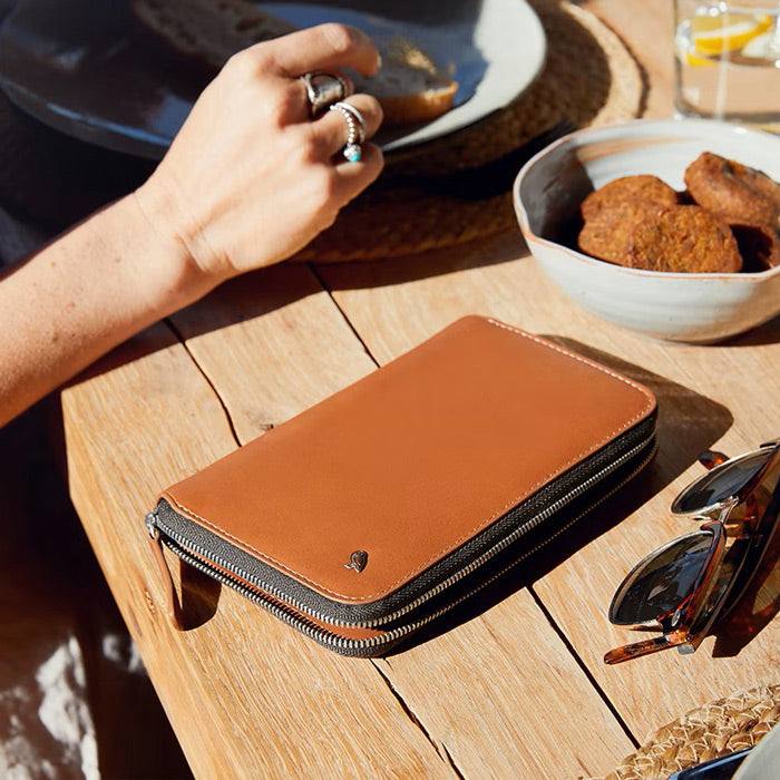 Bellroy Travel Folio Second Edition - Caramel