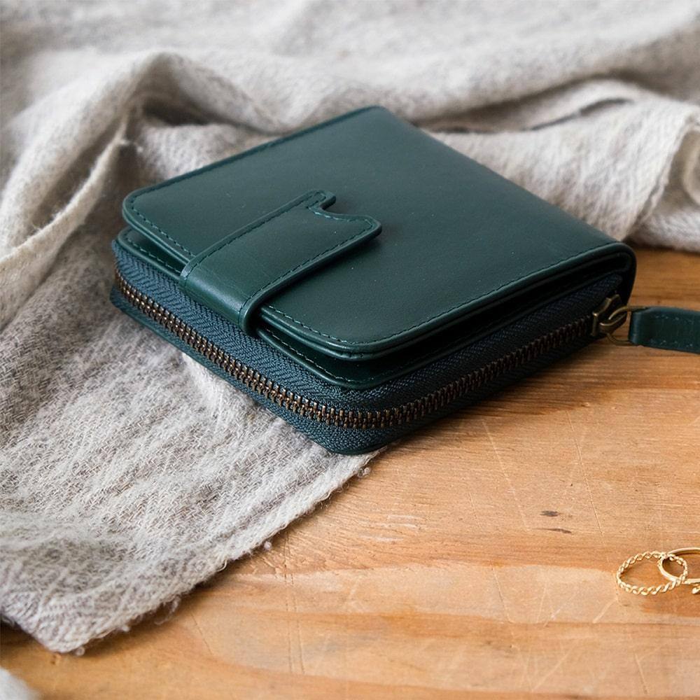 The Postbox Siena Bifold Zipper Wallet - Emerald Green